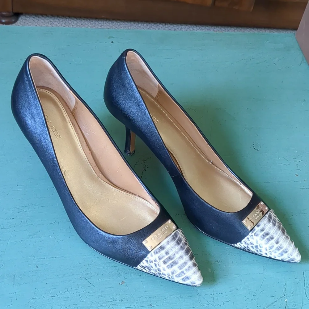 Coach Zan Two Tone Black/ Snake Skin heels Size 9 - Picture 15 of 16